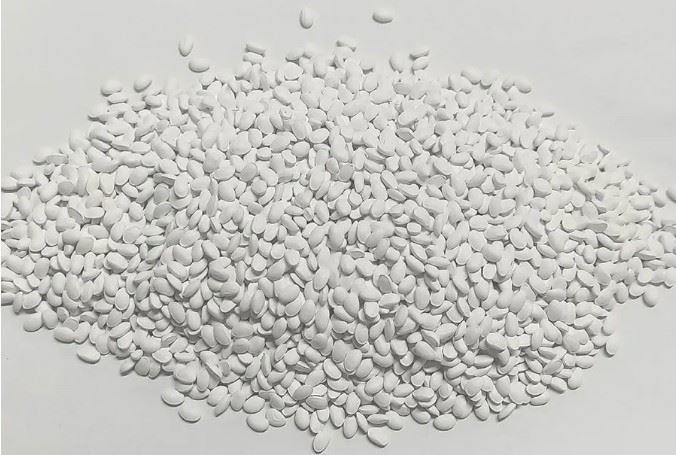 X'inhuma l-karatteristiċi tad-diossidu tat-titanju għall-plastiks